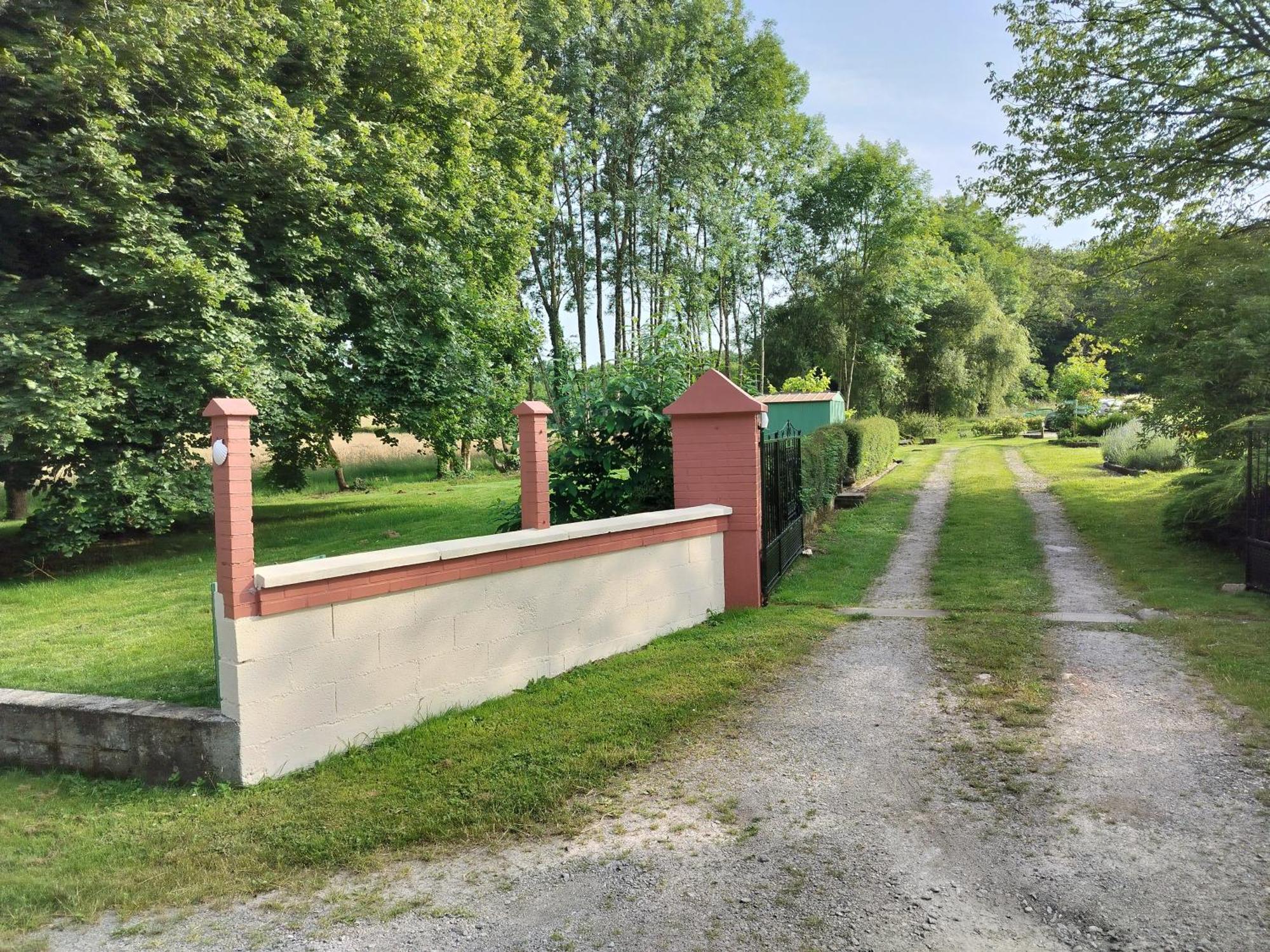 Chambres D'Hotes / B&B Chez Mon Reve Eguzon-Chantome Kültér fotó
